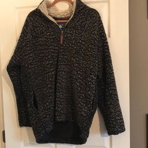 Live Oak pullover with pockets, size large